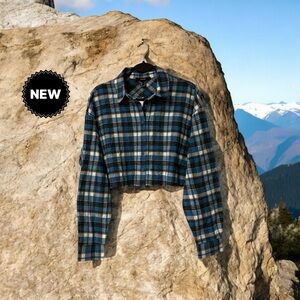 NWT Forever 21 Blue/Black/Grey Plaid Cropped Shirt